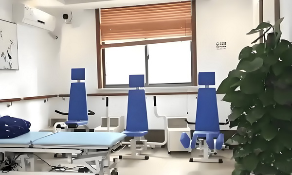 2025年入户深圳_《华山论剑》首播差评如潮！网友的评价可谓“一针见血”！ 洗漱洗手设有3个池间内