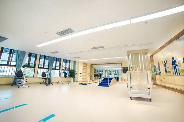 深圳落户要多少积分才可以入户_阿娇一个人独居北京3居室，自称比香港要便宜 吸毒子弃毒贩欠债女子将幼